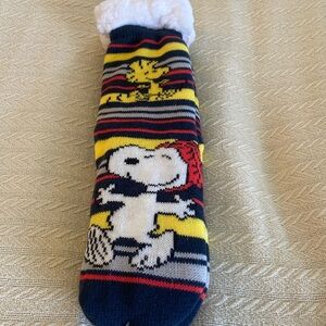 NWOT Peanuts Snoopy & Woodstock no slip Sherpa lined socks OSFM